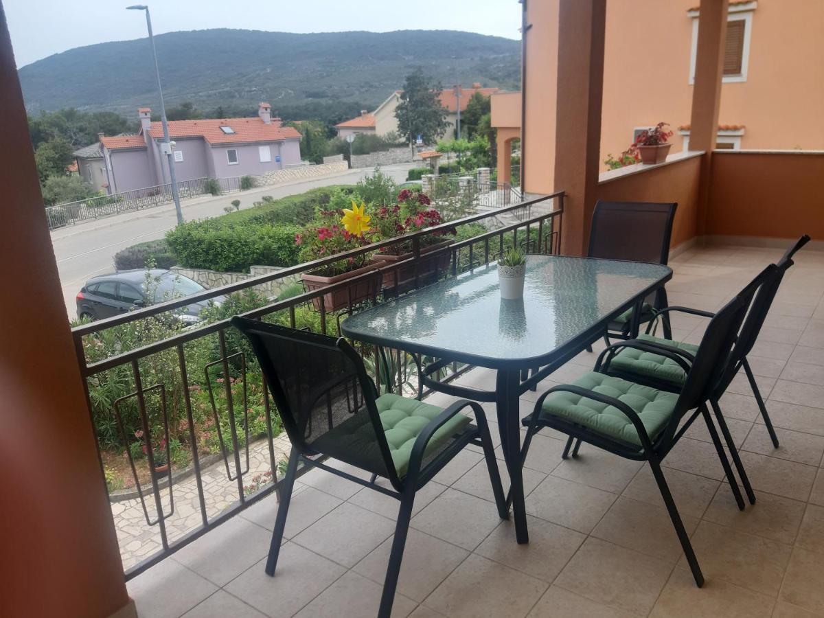 Apartmani Ana Cres Exterior foto