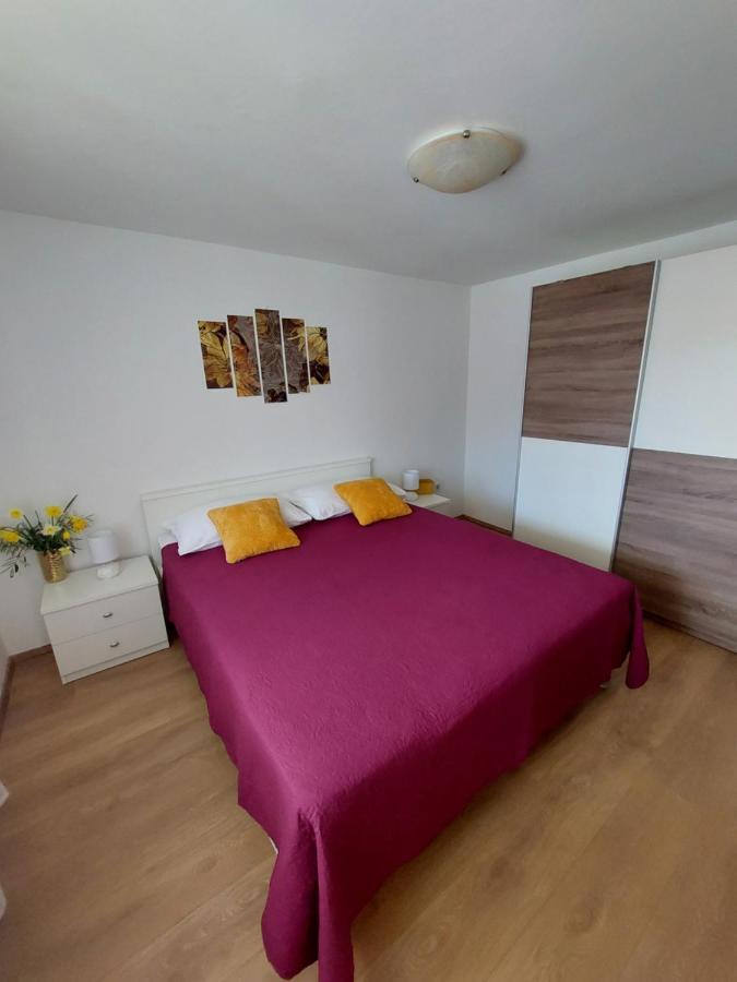 Apartmani Ana Cres Exterior foto