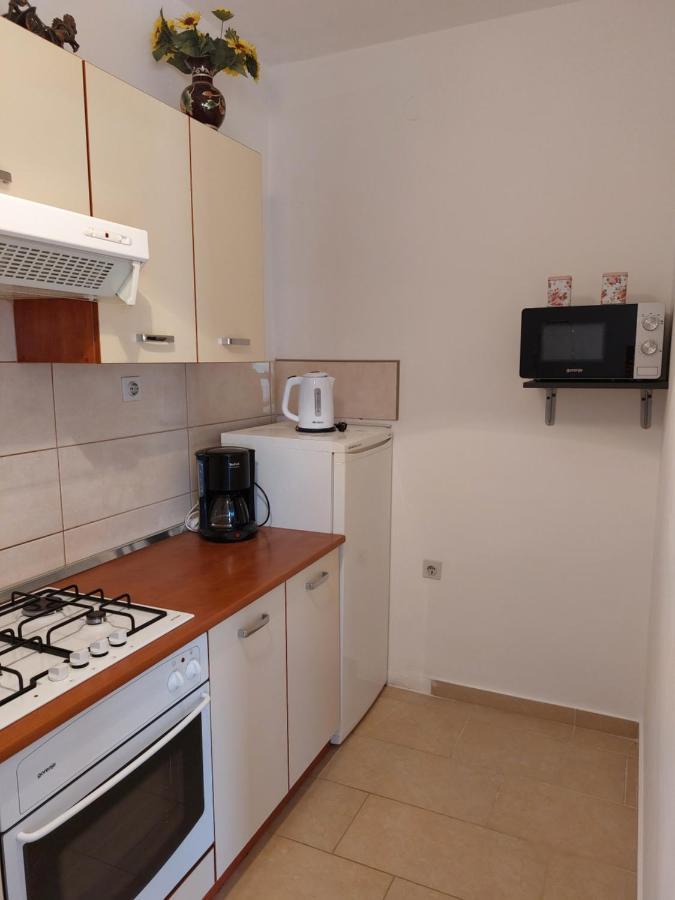 Apartmani Ana Cres Exterior foto