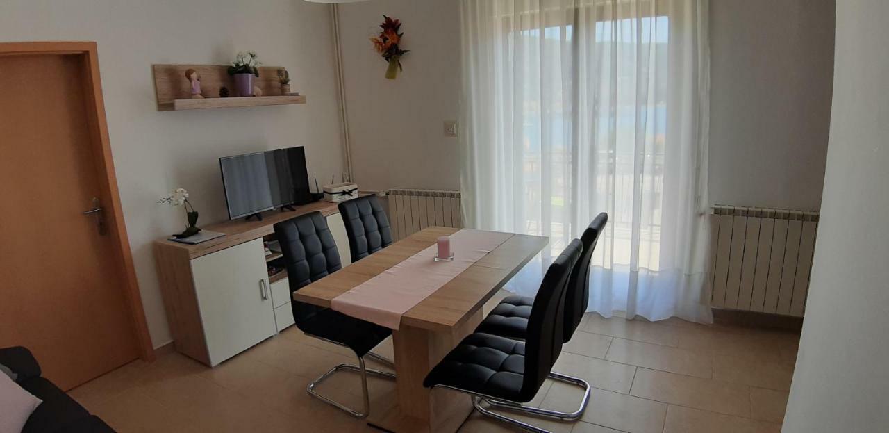 Apartmani Ana Cres Exterior foto